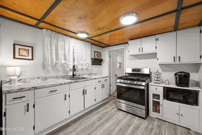 44 Pecks Rd, Pittsfield, MA 01201 - Photo 14