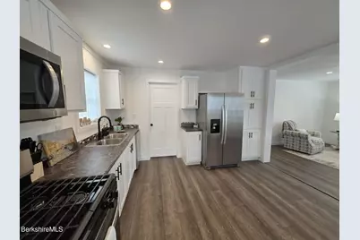 395 Cheshire Rd #113, Pittsfield, MA 01201 - Photo 4