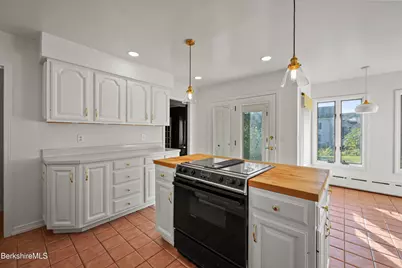 22 Maple St, Adams, MA 01220 - Photo 14