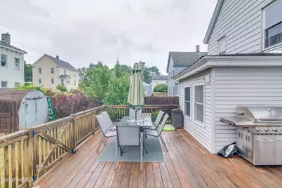 303 Onota St, Pittsfield, MA 01201 - Photo 22