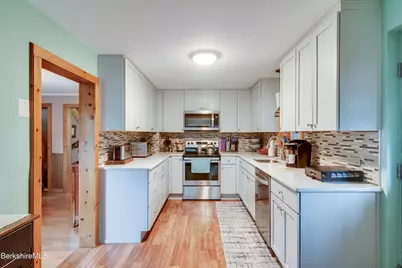 303 Onota St, Pittsfield, MA 01201 - Photo 2