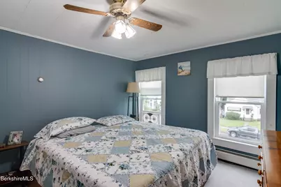 303 Onota St, Pittsfield, MA 01201 - Photo 16