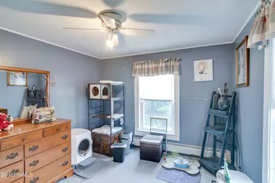 303 Onota St, Pittsfield, MA 01201 - Photo 14