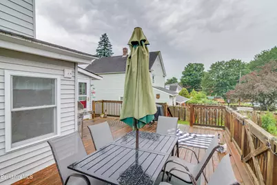 303 Onota St, Pittsfield, MA 01201 - Photo 24