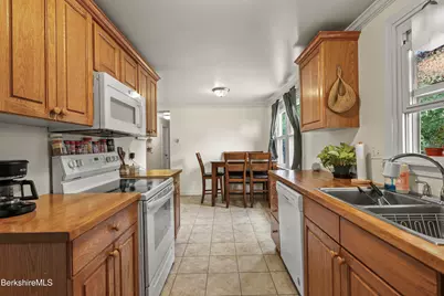 135 Tamarack Ave, Lee, MA 01238 - Photo 10