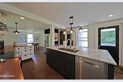 133 Holmes Rd, Pittsfield, MA 01201 - Photo 10