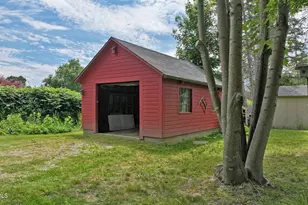 133 Holmes Rd, Pittsfield, MA 01201 - Photo 48