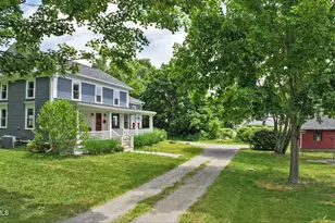 133 Holmes Rd, Pittsfield, MA 01201 - Photo 2