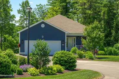 4 Fawn Ln, Pittsfield, MA 01201 - Photo 2