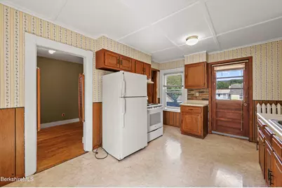 57 North St, North Adams, MA 01247 - Photo 36