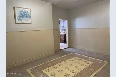 24 Richmond Ave, Pittsfield, MA 01201 - Photo 2