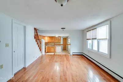 547 Onota St, Pittsfield, MA 01201 - Photo 10