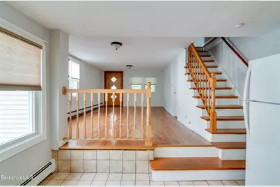 547 Onota St, Pittsfield, MA 01201 - Photo 8