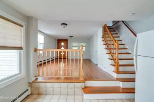 547 Onota St, Pittsfield, MA 01201 - Photo 8