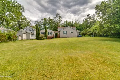 547 Onota St, Pittsfield, MA 01201 - Photo 20