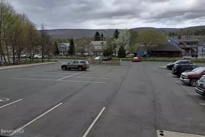 39 Park St, Adams, MA 01220 - Photo 12