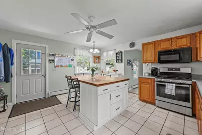 273 Houghton St, North Adams, MA 01247 - Photo 12