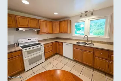 555 Williams St, Pittsfield, MA 01201 - Photo 6