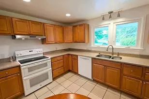 555 Williams St, Pittsfield, MA 01201 - Photo 6