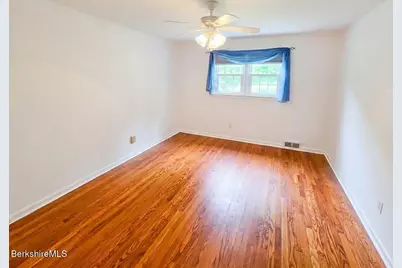 555 Williams St, Pittsfield, MA 01201 - Photo 18