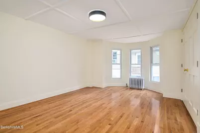 83 Chestnut St #upper, North Adams, MA 01247 - Photo 18