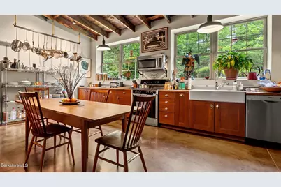15 Goodrich St, Stockbridge, MA 01262 - Photo 8