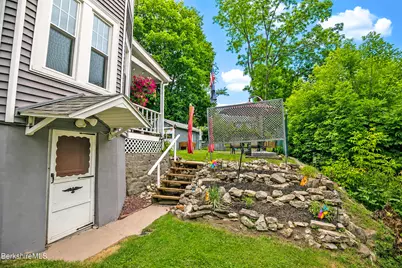 112 Plunkett St, Pittsfield, MA 01201 - Photo 36