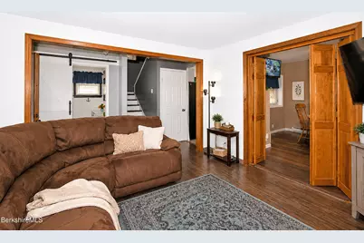 112 Plunkett St, Pittsfield, MA 01201 - Photo 6