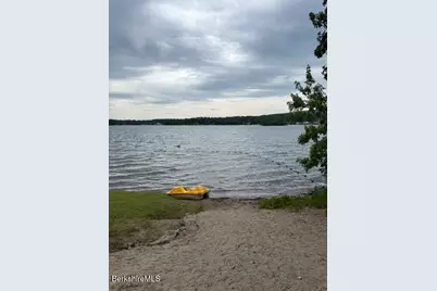 70 Sunrise St, Lanesborough, MA 01237 - Photo 10
