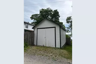 70 Sunrise St, Lanesborough, MA 01237 - Photo 8
