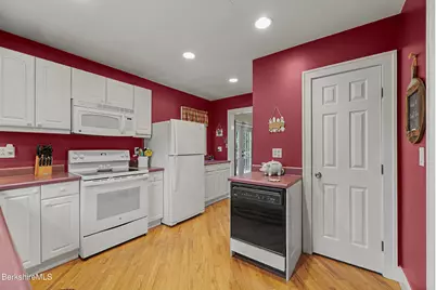20 Norman Ave, Pittsfield, MA 01201 - Photo 16