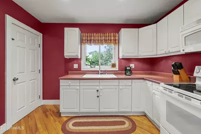 20 Norman Ave, Pittsfield, MA 01201 - Photo 18