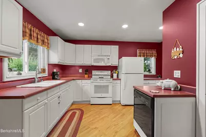 20 Norman Ave, Pittsfield, MA 01201 - Photo 14
