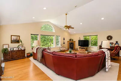 120 N Hoosac Rd, Williamstown, MA 01267 - Photo 6