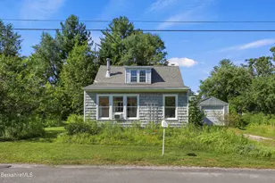 34 Cummings Ave, Pittsfield, MA 01201 - Photo 2