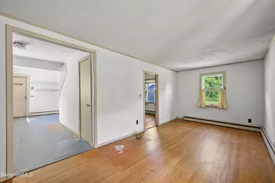 34 Cummings Ave, Pittsfield, MA 01201 - Photo 10