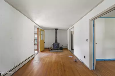 34 Cummings Ave, Pittsfield, MA 01201 - Photo 14