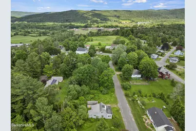 34 Cummings Ave, Pittsfield, MA 01201 - Photo 4