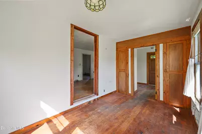 34 Cummings Ave, Pittsfield, MA 01201 - Photo 8