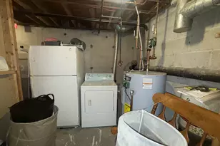 202 Beekman Dr, Agawam, MA 01001 - Photo 26