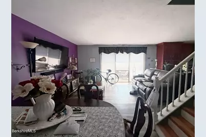 202 Beekman Dr, Agawam, MA 01001 - Photo 10