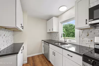 115 Main St, Cheshire, MA 01225 - Photo 8