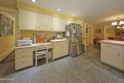 576 Holmes Rd, Pittsfield, MA 01201 - Photo 6
