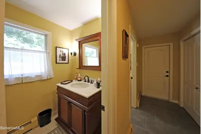 576 Holmes Rd, Pittsfield, MA 01201 - Photo 24