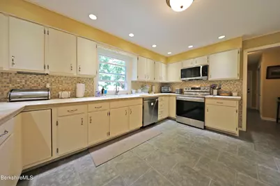576 Holmes Rd, Pittsfield, MA 01201 - Photo 6