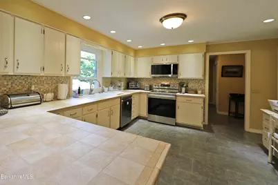 576 Holmes Rd, Pittsfield, MA 01201 - Photo 8