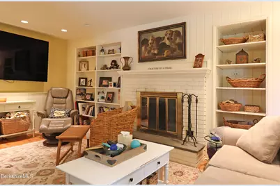 576 Holmes Rd, Pittsfield, MA 01201 - Photo 18
