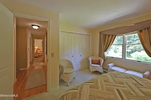 576 Holmes Rd, Pittsfield, MA 01201 - Photo 34