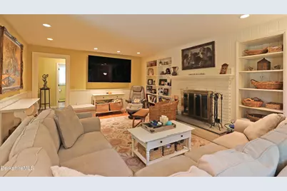 576 Holmes Rd, Pittsfield, MA 01201 - Photo 18
