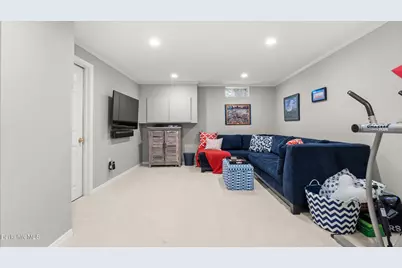 145 Leona Dr, Pittsfield, MA 01201 - Photo 30
